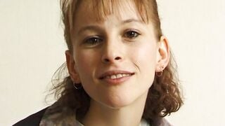 teenie Jaehrige Rothaarige braucht Taschengeld
