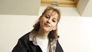 teenie Jaehrige Rothaarige braucht Taschengeld