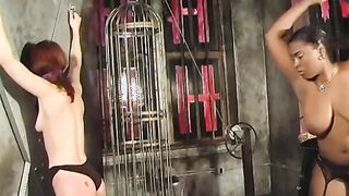 Fat ebony lover smacks beauty red head Women's booty