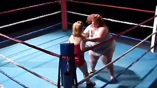 See the fat dwarf and petite dwarf pounded each other
