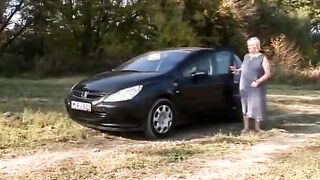 Whore grandma eats her girlfriend's snatch into the grass