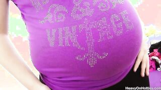 Insatiable Pregnant Blonde Gets Snatch Filled