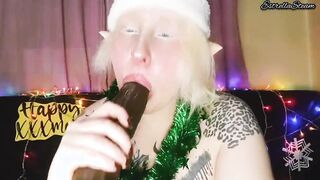 Elf blows bbcs with slobber