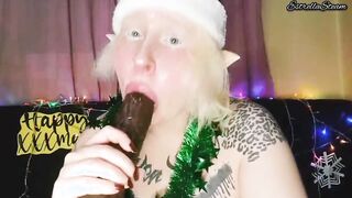 Elf blows bbcs with slobber