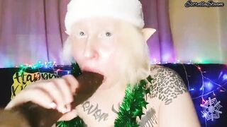 Elf blows bbcs with slobber