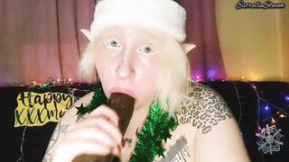 Elf blows bbcs with slobber
