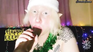 Elf blows bbcs with slobber