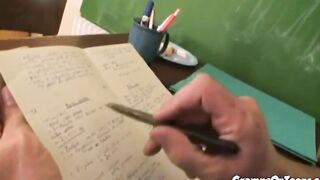 College Girl vagina fucked into threeway