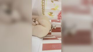 Toy screwed