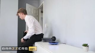 Brazzers - Mom Summer Hart Uses Her Long Titted To Satisfy Her Boss Jimmy Michaels & His Huge Penis