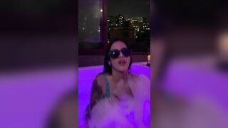 I got very naughty into the jacuzzi