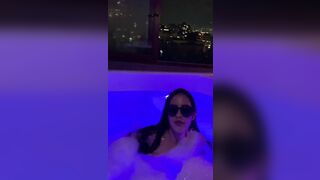 I got very naughty into the jacuzzi