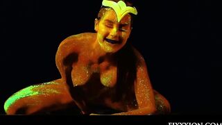 Glow inside the dark babe